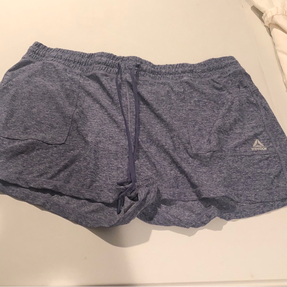 🚴⛹️‍♀️🏌️‍♀️❤️Reebok shorts elastic waist with drawstring 💲AVE Bundle now…